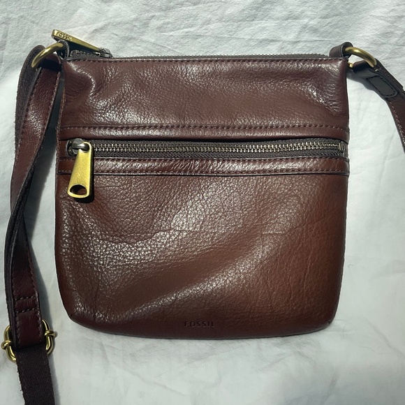Small Brown Leather Fossil Crossbody - Picture 1 of 11